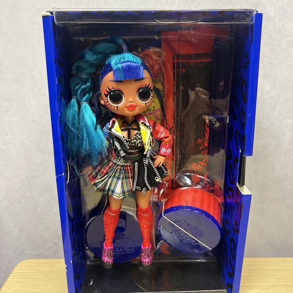 LOL Surprise! OMG Remix Rocker Boi and Punk Grrrl Fashion Doll 2 Pack - Picture 5 of 9